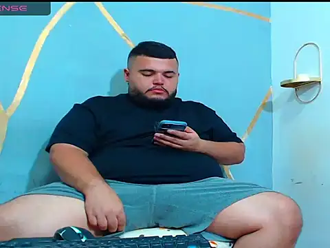 Snapshot of damian_chubby chatting on 13, 11, 2025 damian chubby online show from 13, 11, 2025
