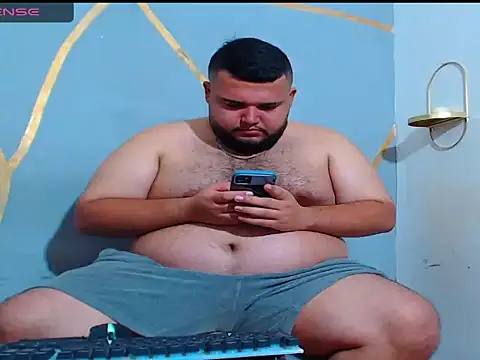 Snapshot of damian_chubby chatting on 14, 11, 2025 damian chubby online show from 14, 11, 2025