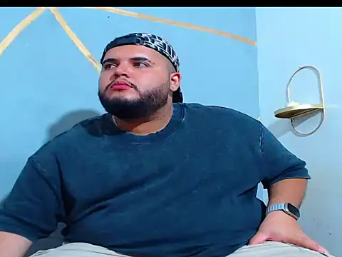 Snapshot of damian_chubby chatting on 22, 11, 2025 damian chubby online show from 22, 11, 2025