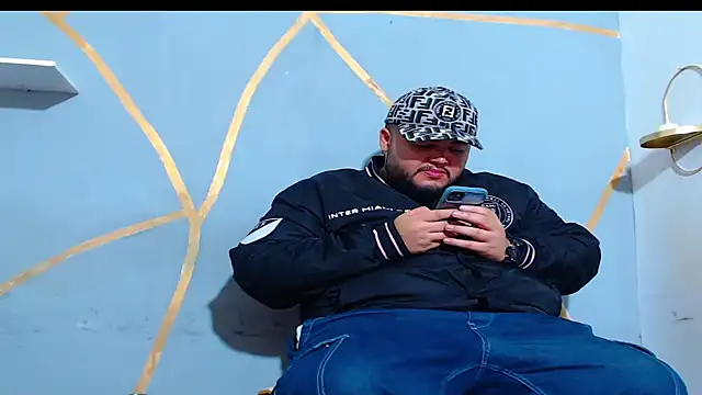 Snapshot of damian_chubby chatting on 24, 11, 2025 damian chubby online show from 24, 11, 2025