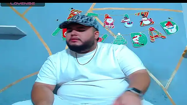 Snapshot of damian_chubby chatting on 26, 11, 2025 damian chubby online show from 26, 11, 2025