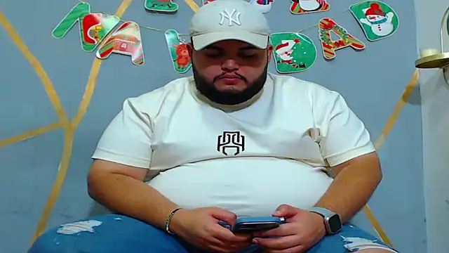 Snapshot of damian_chubby chatting on 30, 11, 2025 damian chubby online show from 30, 11, 2025