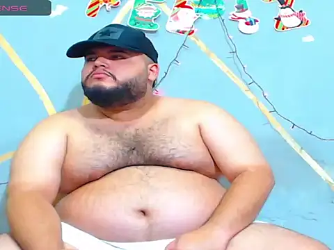 Snapshot of damian_chubby chatting on 13, 12, 2025 damian chubby online show from 13, 12, 2025