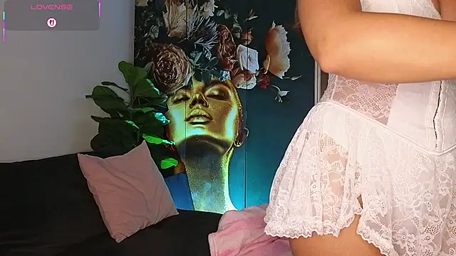 Snapshot of ReyaSophia chatting on 9, 7, 2026 ReyaSophia online show from 9, 7, 2026