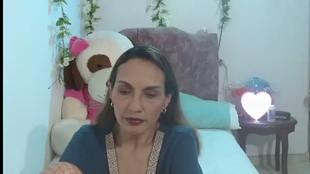 italagomez  online show from 21, 10, 2025