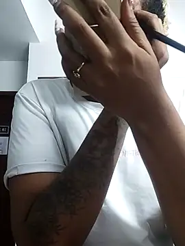 ELLA KELLY online show from 11, 11, 2025