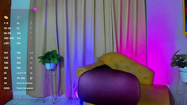 StarMilf online show from 13, 2, 2025