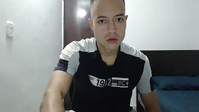 dimitriquiet05 online show from 22, 12, 2024