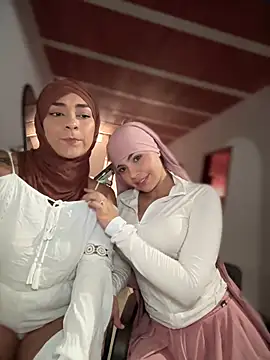 lalilamassu1 online show from 18, 4, 2026