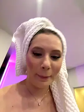 ChloeMarsch online show from 1, 10, 2025