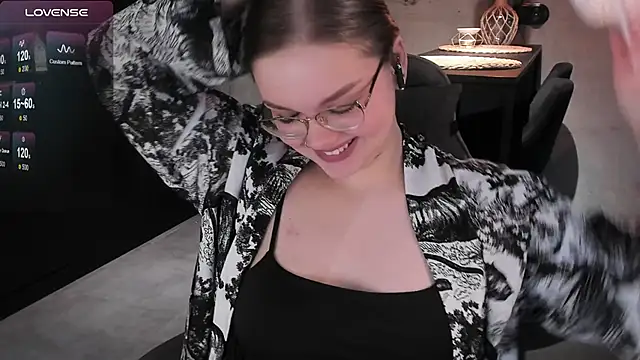 EvaBae online show from 24, 1, 2025