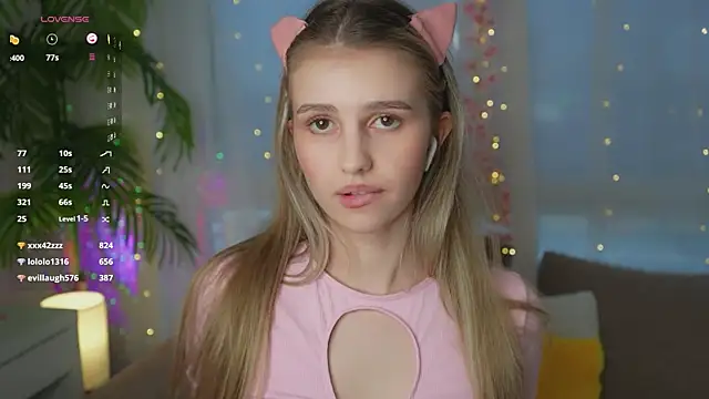 Snapshot of Fluffy-Angel chatting on 25, 12, 2024 Fluffy-Angel online show from 25, 12, 2024
