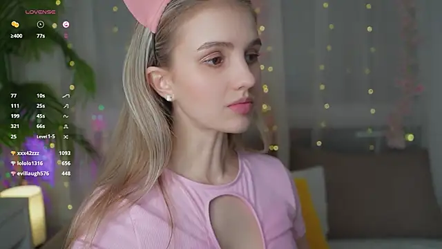 Snapshot of Fluffy-Angel chatting on 25, 12, 2024 Fluffy-Angel online show from 25, 12, 2024