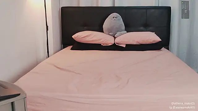 Atenea Makri online show from 24, 3, 2026