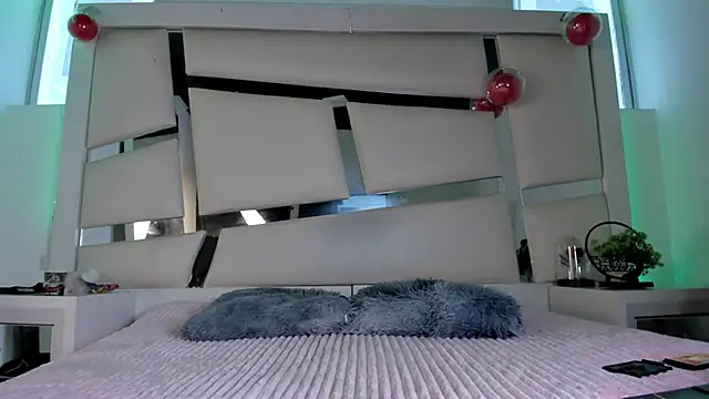 chrystal js online show from 19, 1, 2026