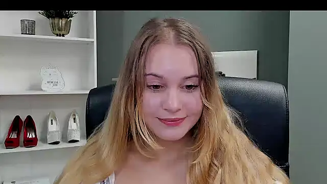 Snapshot of kitty_valeria chatting on 17, 9, 2025 kitty valeria online show from 17, 9, 2025