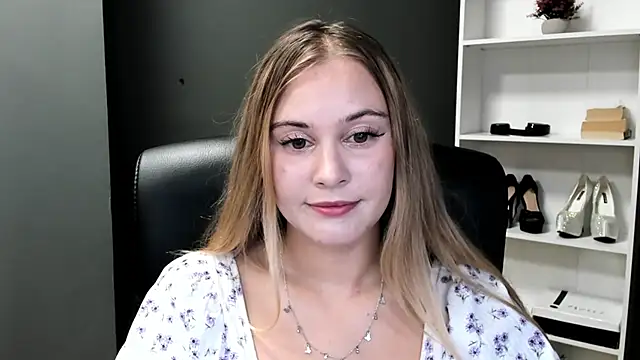 Snapshot of kitty_valeria chatting on 5, 7, 2026 kitty valeria online show from 5, 7, 2026