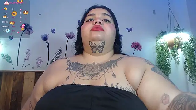 Snapshot of VeronikCuhubby chatting on 3, 12, 2024 VeronikCuhubby online show from 3, 12, 2024