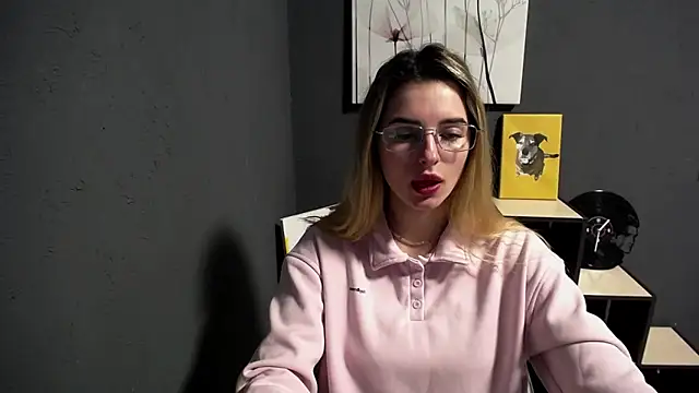 lady olivia  online show from 4, 4, 2026