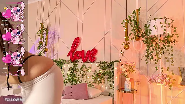 Lolly Neal online show from 25, 2, 2025