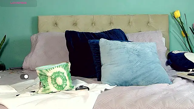 yanella fire online show from 8, 3, 2026