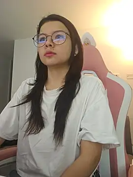 Snapshot of azumiichan chatting on 9, 7, 2026 azumiichan online show from 9, 7, 2026