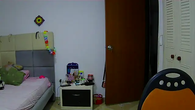 Snapshot of Jones_alexia chatting on 10, 4, 2026 Jones alexia online show from 10, 4, 2026