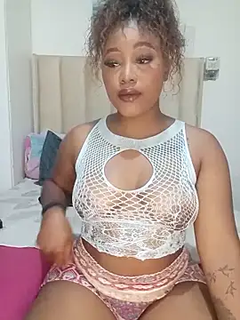 Snapshot of charmainexxx chatting on 16, 5, 2026 charmainexxx online show from 16, 5, 2026