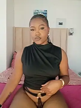 Snapshot of charmainexxx chatting on 13, 6, 2026 charmainexxx online show from 13, 6, 2026