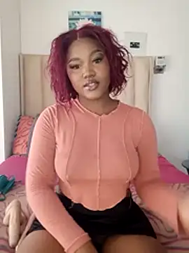 Snapshot of charmainexxx chatting on 24, 6, 2026 charmainexxx online show from 24, 6, 2026