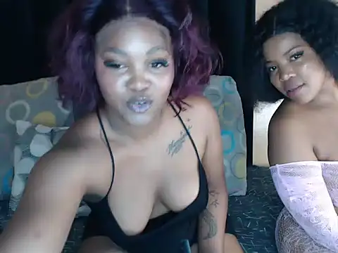 Snapshot of charmainexxx chatting on 9, 8, 2026 charmainexxx online show from 9, 8, 2026