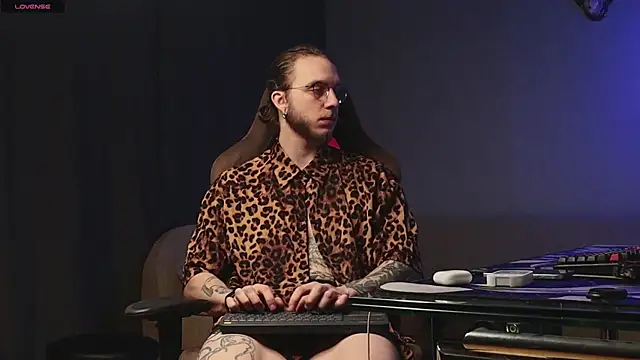 Snapshot of pleasure8869 chatting on 15, 1, 2025 pleasure8869 online show from 15, 1, 2025