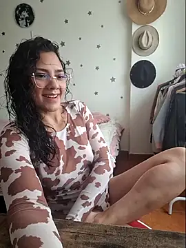 Thaliacooper  online show from 16, 12, 2025