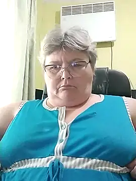 Snapshot of AlenushkaGold chatting on 21, 9, 2025 AlenushkaGold online show from 21, 9, 2025