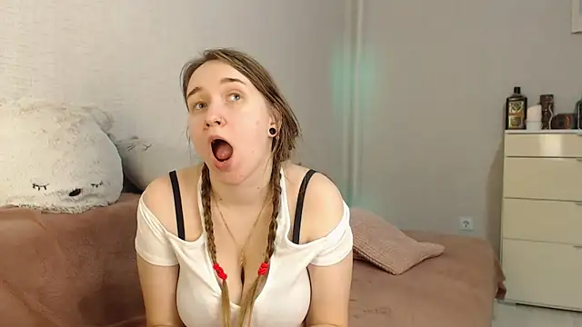 Snapshot of lovely_hayley chatting on 6, 12, 2024 lovely hayley online show from 6, 12, 2024