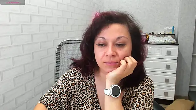 TeasyLana online show from 10, 4, 2026