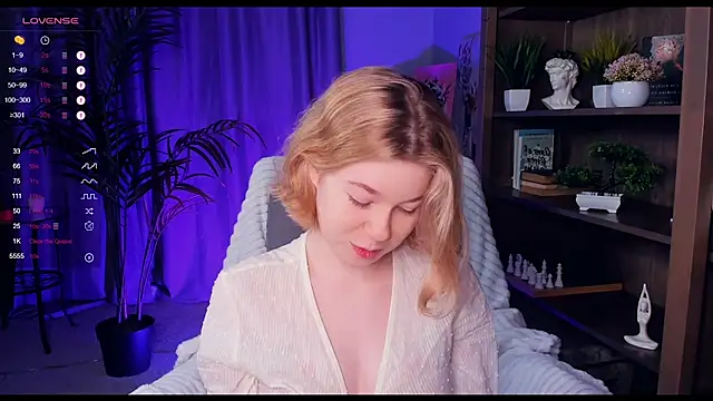 PollyHathor online show from 26, 12, 2024
