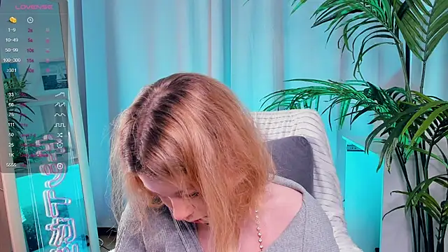 PollyHathor online show from 13, 2, 2025