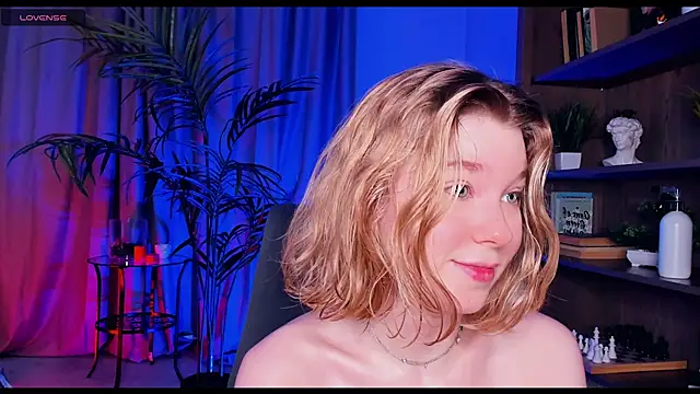 PollyHathor online show from 2, 3, 2025