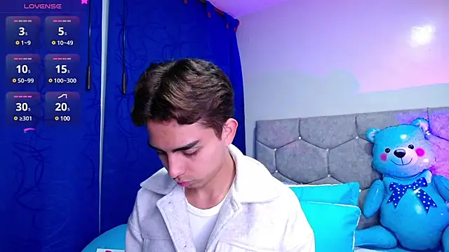 OwenBluee online show from 2, 2, 2025