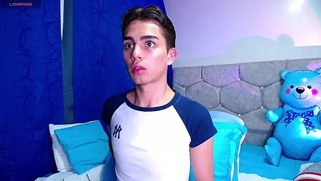 OwenBluee online show from 5, 2, 2025