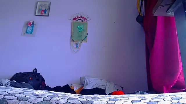 Snapshot of Zafiro_subversiva chatting on 23, 6, 2026 Zafiro subversiva online show from 23, 6, 2026
