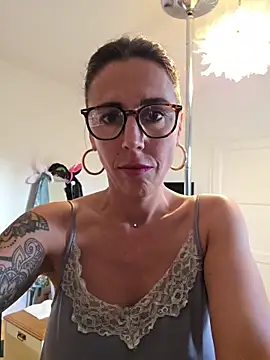 Snapshot of Klamsine chatting on 18, 6, 2026 Klamsine online show from 18, 6, 2026