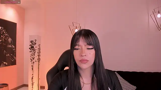 Snapshot of ValeriaRiveraX chatting on 4, 10, 2025 ValeriaRiveraX online show from 4, 10, 2025