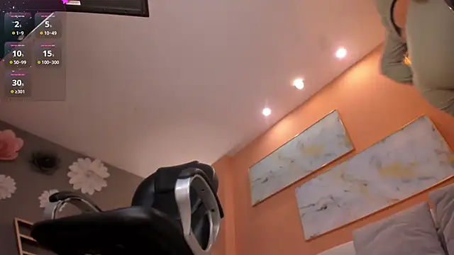 KatieStonne online show from 12, 3, 2025