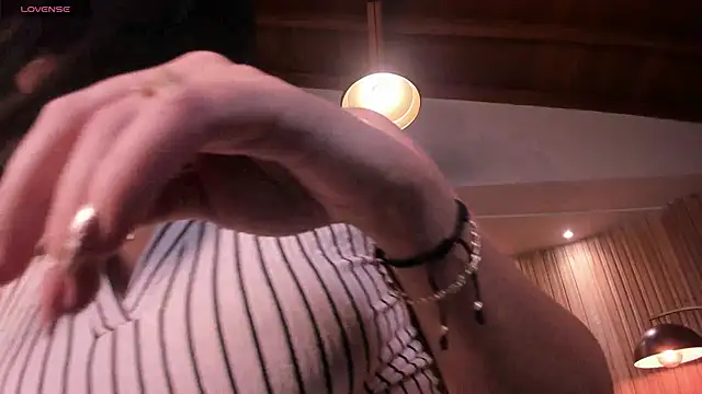 KatieStonne online show from 21, 11, 2025