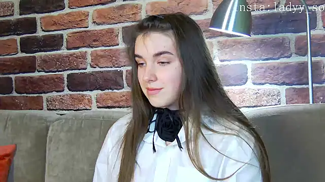 Snapshot of Sofia_Hugs chatting on 13, 11, 2025 Sofia Hugs online show from 13, 11, 2025