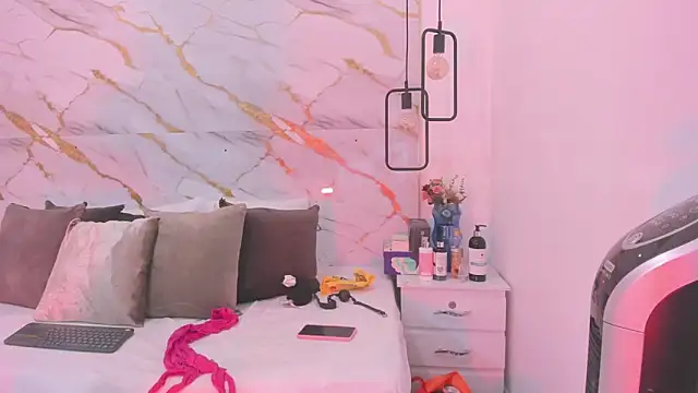 penelope handaos online show from 6, 2, 2025