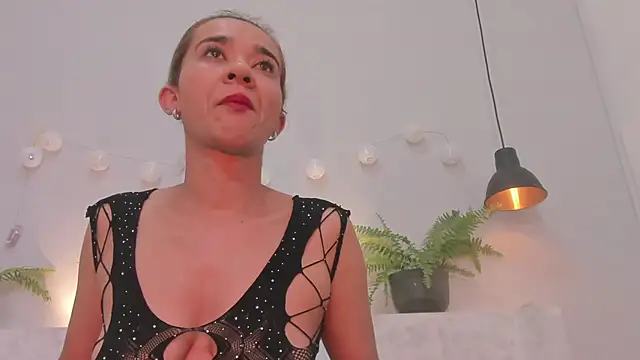 penelope handaos online show from 11, 3, 2025