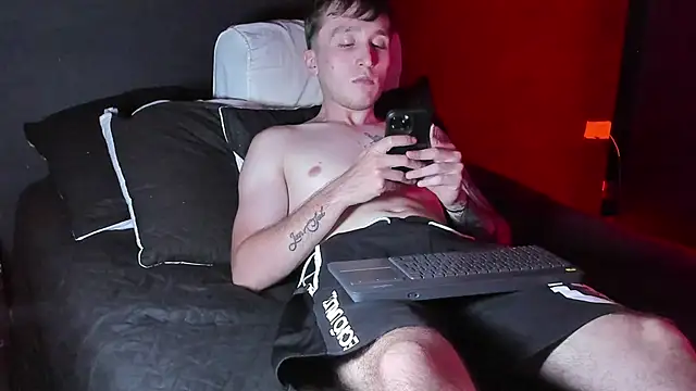 Dylanwhite23  online show from 23, 9, 2025